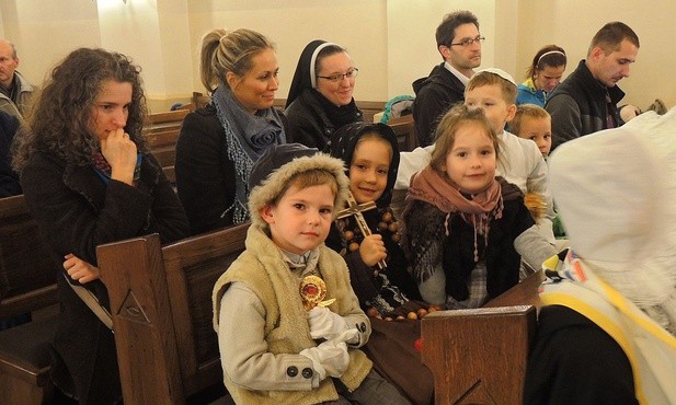 Dzieci Maryi z komorowickiej parafii św. Jana Chrzciciela przyjechały na Korowód Świętych najliczniejszą gromadą