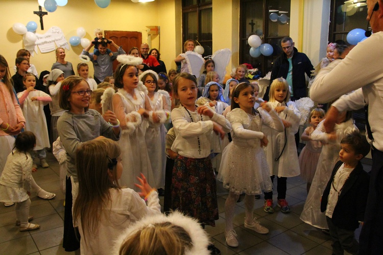 Parada i Bal Wszystkich Świętych we Wrocławiu-Strachocinie