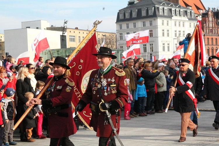 Radosna Parada Niepodległości cz. 5 (na pl. Wolności)