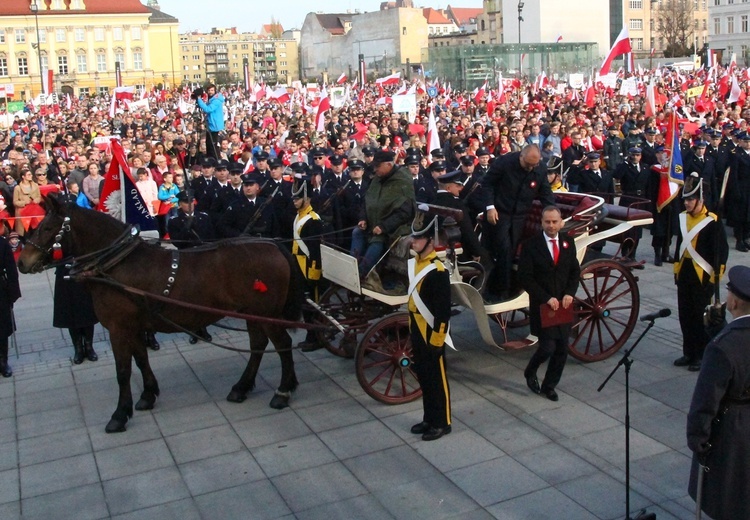 Radosna Parada Niepodległości cz. 5 (na pl. Wolności)