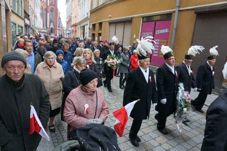 Obchody 100. rocznicy odzyskania niepodległości przez Polskę w Wałbrzychu cz. 01