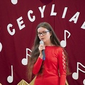 ▲	Wśród nagrodzonych znalazła się m.in. Anna Kowalewska, która wykonała piosenkę „Noël” z repertuaru TGD i Kasi Cerekwickiej.