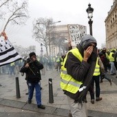 Pierwsze starcia podczas protestu "żółtych kamizelek" we Francji