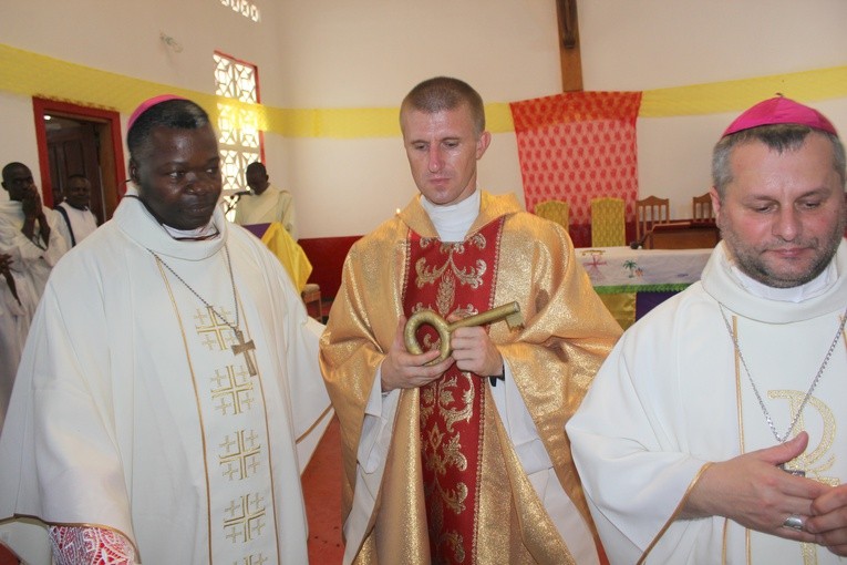 Biskup Leszek Leszkiewicz w Kongo, cz. 2