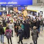 Tur, diabeł i anioł na Centralnym