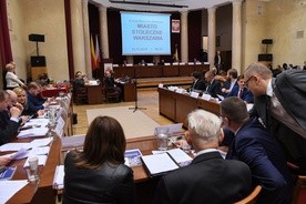 Rada Warszawy przeciwko stanowisku PiS ws. dekomunizacji nazw ulic