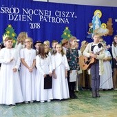 Oprócz upamiętnienia patronów szkoły był także program artystyczny i jasełka w wykonaniu uczniów 