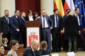 Radni PiS ws. Rady Miasta nt. bonifikaty: Skandal, opozycja nie może zabrać głosu