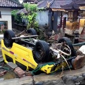 168 ofiar śmiertelnych tsunami, 30 zaginionych