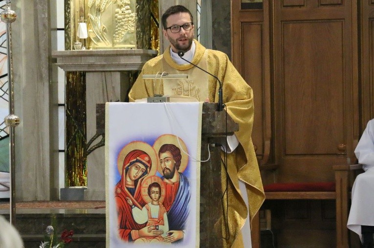 Ks. Paweł Bartoszewski głosi rekolekcje w parafii Świętej Rodziny w Lublinie