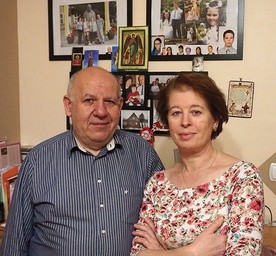 Państwo Nowakowie mają 33-letni staż małżeński, czworo dzieci i jedną wnuczkę.