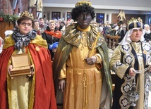 Trzej królowie uczestniczyli najpierw we Mszy św.