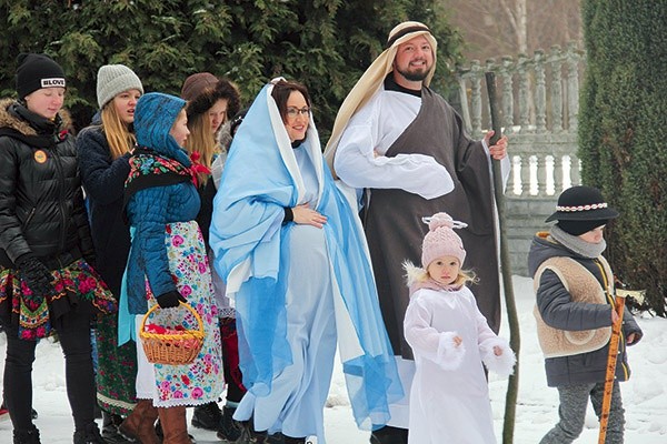 ▲	Święta Rodzina na Orszaku Trzech Króli, który przez Turzę Śl. przeszedł już piąty raz.