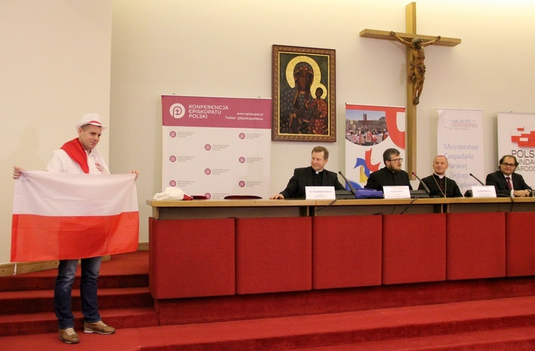 Polsce pielgrzymi będą wyróżniali się biało-czerwonymi emblematami