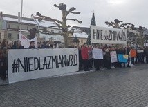 Licealiści w Pszczynie protestują [ZDJĘCIA]