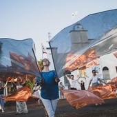 Panamczycy powitali gości tańcem i śpiewem