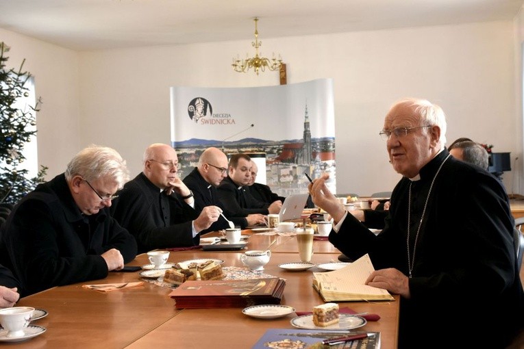 Spotkanie odbyło się w czwartek w samo południe w auli Świdnickiej Kurii Biskupiej