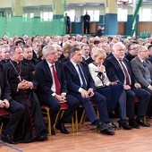 ▲	W pierwszym rzędzie z lewej gospodarz spotkania  Marian Niemirski.