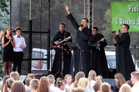 Podczas koncertu wystąpi zespół księży Jak Najbardziej