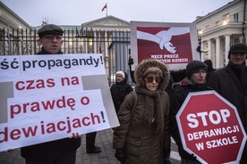 "Nie" dla propagandy LGBT w szkołach. Petycja do min. Anny Zalewskiej