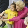 Małżonka prezydenta Agata Kornnhauser-Duda podczas spotkania z przedszkolakami