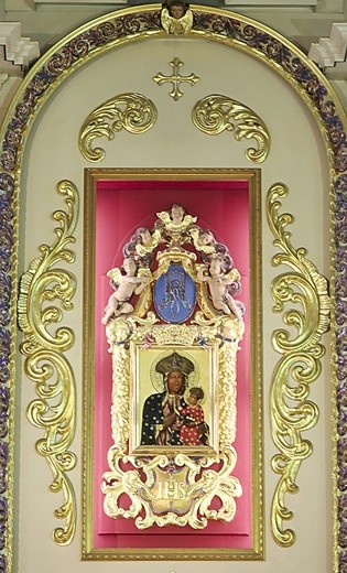 Obraz MB Kazimierzowskiej w głównym ołtarzu.