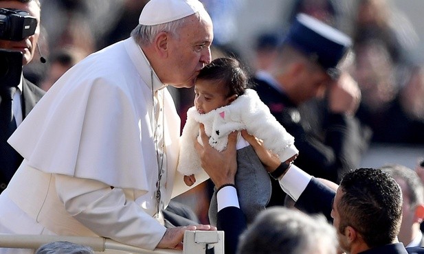 Papież: Niech proboszczowie i rabini razem pracują na rzecz cierpiącej ludzkości