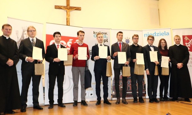 Kraków: wyróżniono młodych znawców liturgii