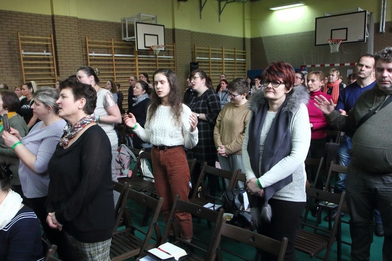 Legnicka szkoła modlitwy uwielbienia