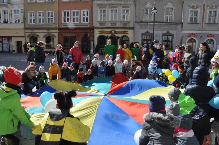 Korowód „Pomoc ma moc” w Opolu