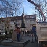 Gdańscy stoczniowcy: Sami demontujemy pomnik ks. Jankowskiego