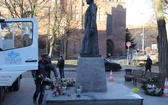 Rozbiórka pomnika ks. Jankowskiego