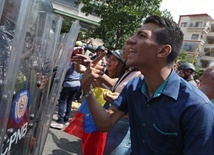 Wenezuela: starcia protestujących z siłami bezpieczeństwa