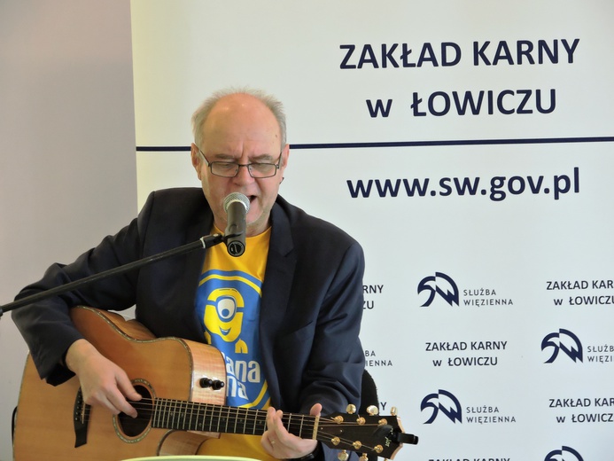 Dla osadzonych w ZK w Łowiczu zagrał Tomasz Żółtko
