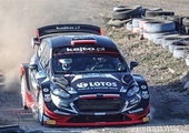 Załoga Kajetan Kajetanowicz i Maciej Szczepaniak w samochodzie Ford Fiesta WRC na trasie odcinka specjalnego Autodrom Bemowo, podczas 56. Rajdu Barbórka w Warszawie