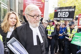 Melbourne: Kard. Pell skazany na 6 lat więzienia