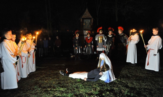 Krzyż umacnia nas i podnosi. Spotkanie młodzieży w Tarnowie