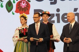 Premier Morawiecki wręczył odznaczenia zasłużonym sołtysom.