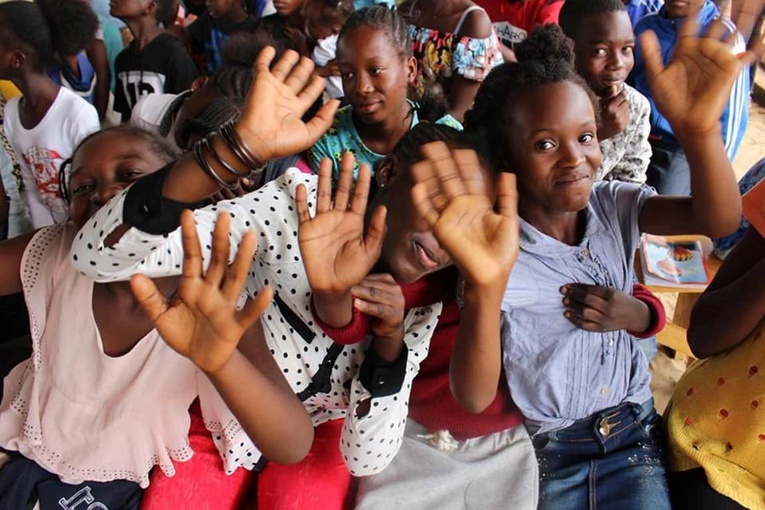 Uśmiech wdzięczności - dzieci z par. św. Jana Pawła II w Brazzaville.