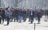 Droga Krzyżowa w intencji trzeźwości w KL Birkenau - 2019