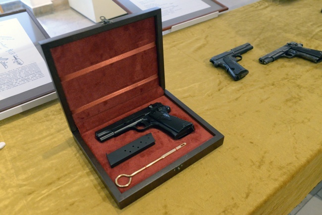 Pistolet Vis trafił do zbiorów radomskiego Muzeum im. Jacka Malczewskiego.