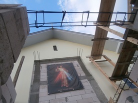 Budowa kościoła w Kodymie na Ukrainie.