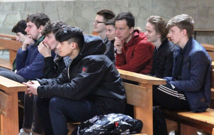 Młodzi ze szkół Oświęcimia po raz pierwszy spotkali się na Duchowej rEwolucji w parafii św. Józefa.
