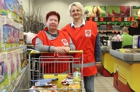 Pomagamy, jak w całej Polsce. Przedświąteczna zbiórka żywności
