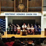 Uroczystość nadania tytułu doktora honoris causa KUL prof. A. Jamesowi McAdamsowi