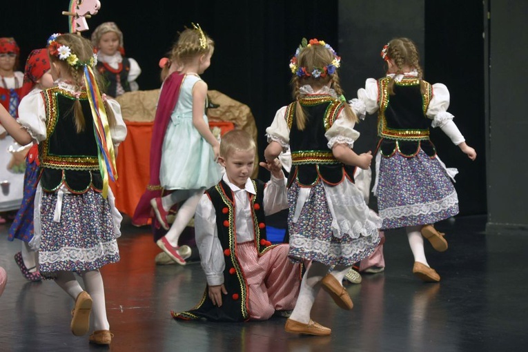 Dzieci z Publicznego Przedszkola Sióstr Prezentek na przeglądzie teatralnym 