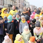 Dzieci ze Szkoły Podstawowej Skrzydła prowadzonej przez Fundację Skrzydła dla Edukacji wzięły udział w inauguracji wyścigu.