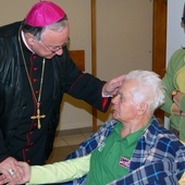 Dla abp. Zimowskiego chorzy i cierpiący byli szczególnym przedmiotem pasterskiej troski.