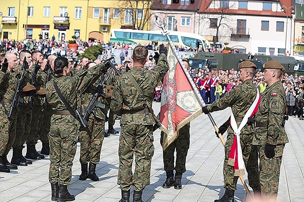 Przysięga została złożona na sztandar 2. Pułku Piechoty Legionów AK.