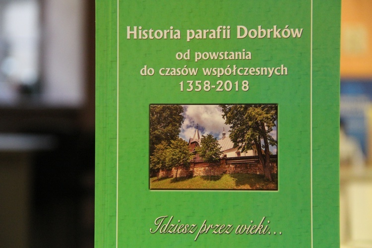 660 lat dobrkowskiej parafii